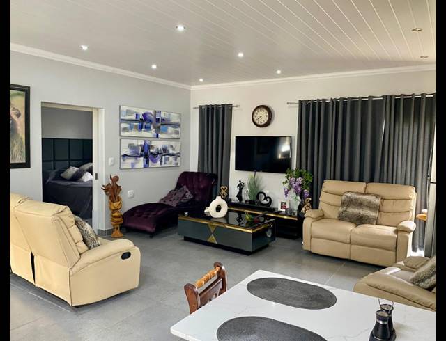 2 BEDROOM HOUSE FOR SALE IN PARADISE COAST